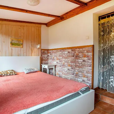 2 Bedroom Amazing Home In Choczewo Дом отдыха *